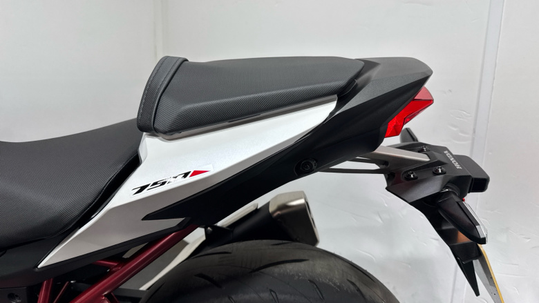 Honda CB750 Hornet (25MY)